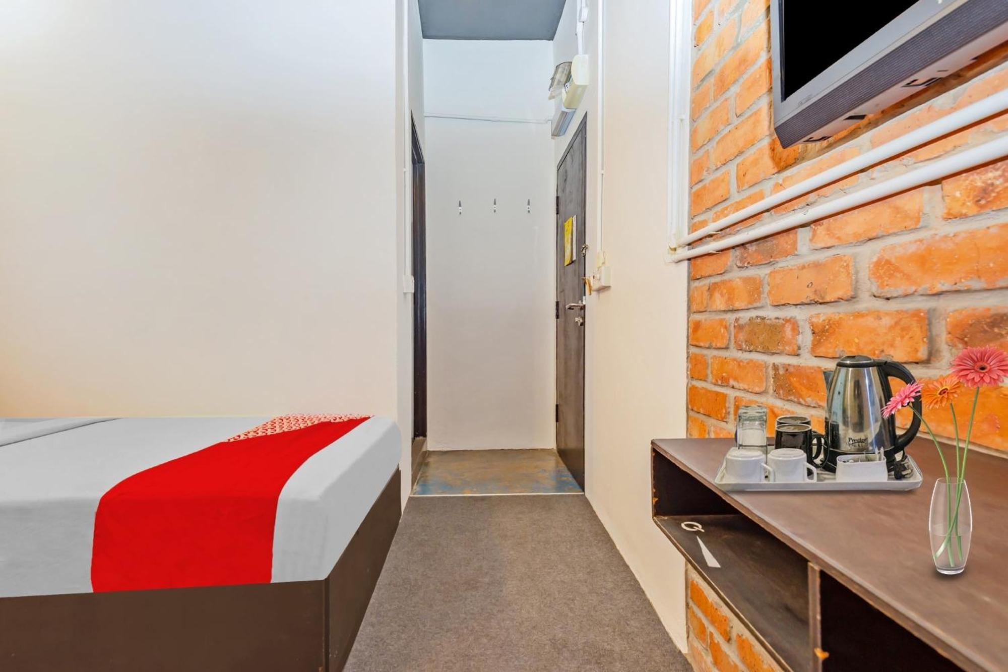 Super Oyo 44032 Zzz Hotel Malacca Ngoại thất bức ảnh